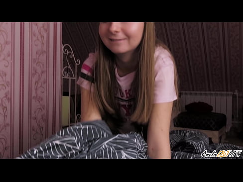 ❤️ Blondie tana tsotsar BFF's dinta sosai kuma ta sami Cum A Bakinta ☑ Batsa